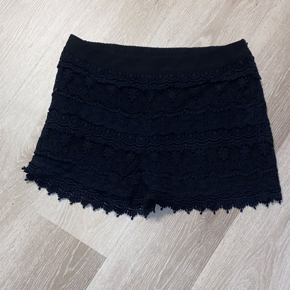 C. Luce Tiered Front Black Lace Dressy Women Shorts sz Large
